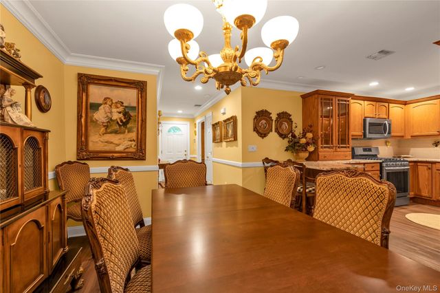 1125 Savoy Drive, Melville, NY 11747
