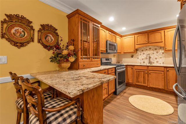 1125 Savoy Drive, Melville, NY 11747