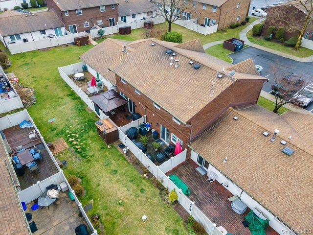 4 Raintree Court 4, Deer Park, NY 11729