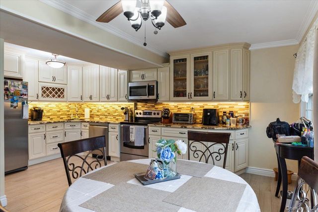 4 Raintree Court 4, Deer Park, NY 11729