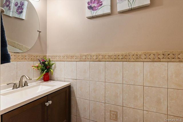 4 Raintree Court 4, Deer Park, NY 11729