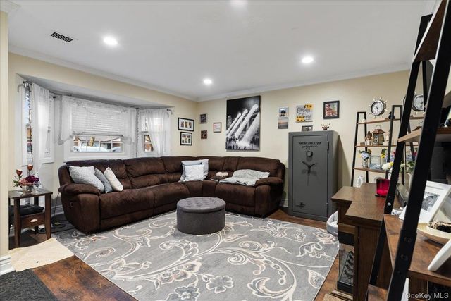 4 Raintree Court 4, Deer Park, NY 11729