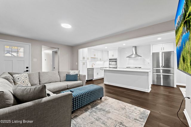 1112 E Burnett Ave, Louisville, KY 40217