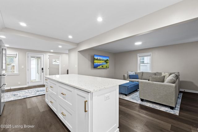 1112 E Burnett Ave, Louisville, KY 40217