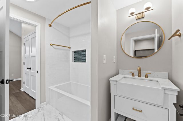 1112 E Burnett Ave, Louisville, KY 40217