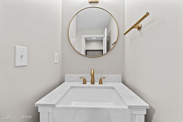 1112 E Burnett Ave, Louisville, KY 40217