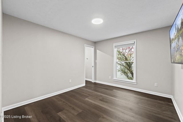 1112 E Burnett Ave, Louisville, KY 40217