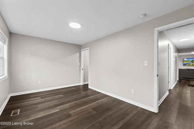 1112 E Burnett Ave, Louisville, KY 40217