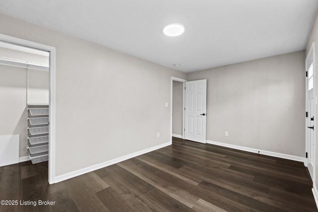 1112 E Burnett Ave, Louisville, KY 40217