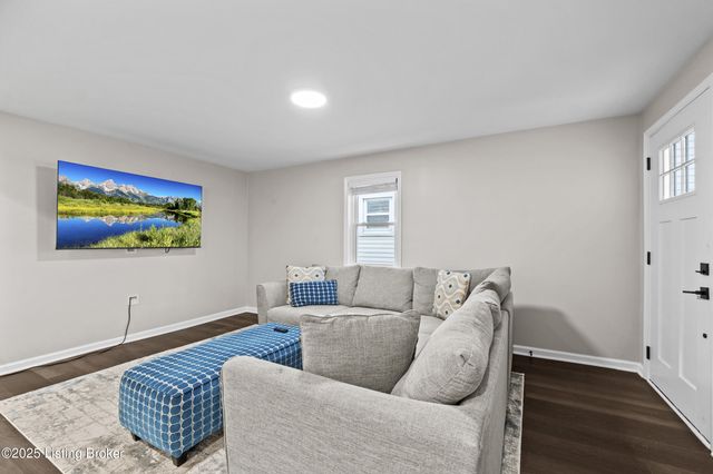 1112 E Burnett Ave, Louisville, KY 40217