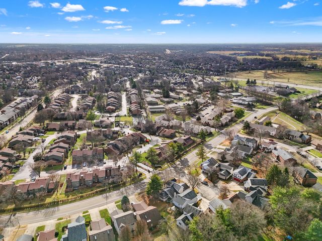 3316 Fort Harrods Court, Lexington, KY 40513