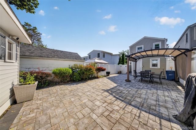 41 Catherine Avenue, Franklin Square, NY 11010