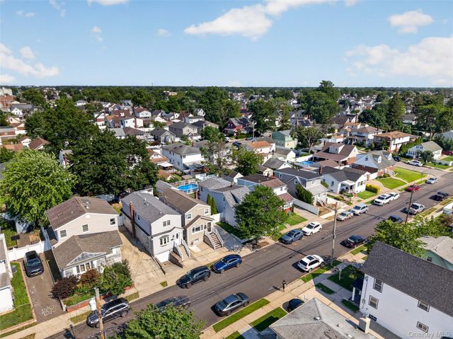 41 Catherine Avenue, Franklin Square, NY 11010