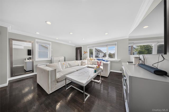 41 Catherine Avenue, Franklin Square, NY 11010