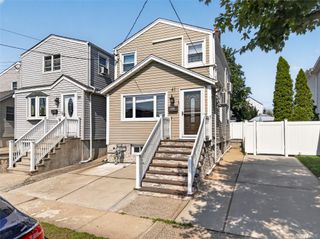 41 Catherine Avenue, Franklin Square, NY 11010