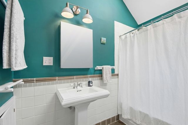 42 Wyman St 3, Boston, MA 02130