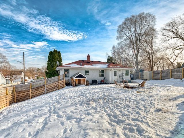 655 11th Avenue N, South Saint Paul, MN 55075