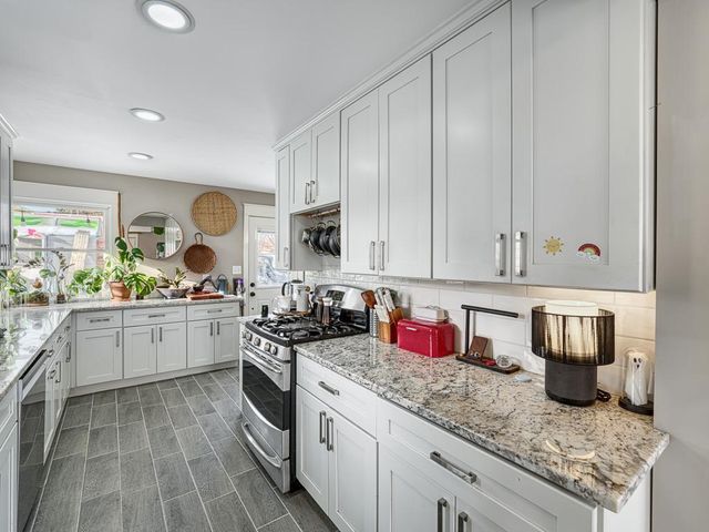 655 11th Avenue N, South Saint Paul, MN 55075