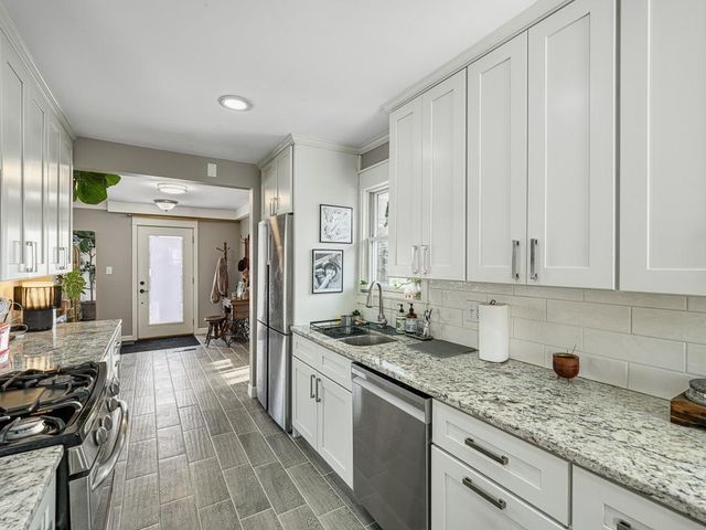 655 11th Avenue N, South Saint Paul, MN 55075