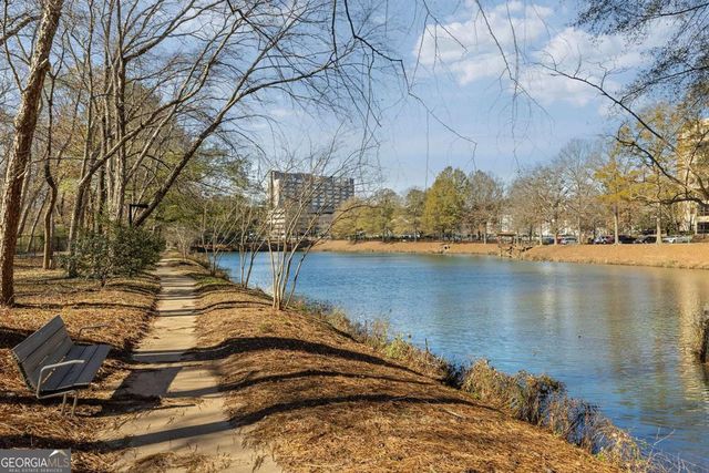 1800 Clairmont Lake A209, Decatur, GA 30033