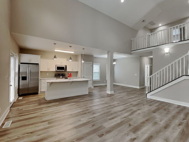 1765 Bridgecrest Dr, Antioch, TN 37013