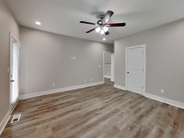 1765 Bridgecrest Dr, Antioch, TN 37013
