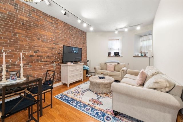 30 Peterborough H, Boston, MA 02215