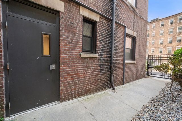 30 Peterborough H, Boston, MA 02215