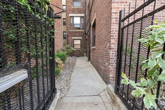 30 Peterborough H, Boston, MA 02215