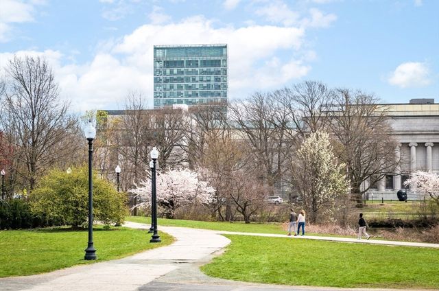 30 Peterborough H, Boston, MA 02215