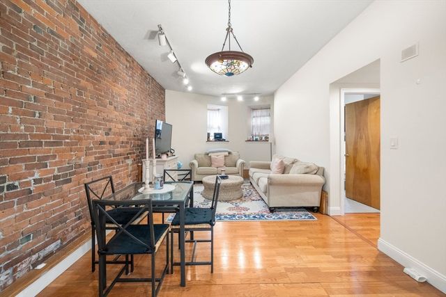 30 Peterborough H, Boston, MA 02215