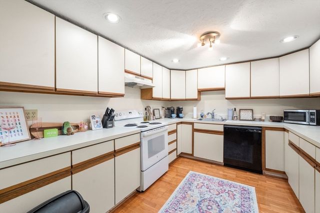 30 Peterborough H, Boston, MA 02215