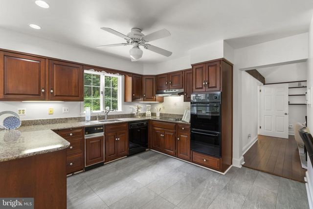 300 STONEHURST RD, Phoenix, MD 21131