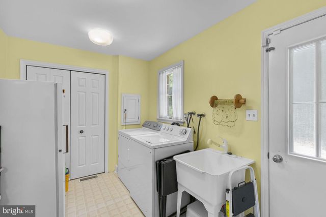 300 STONEHURST RD, Phoenix, MD 21131
