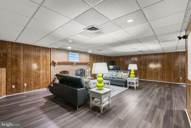 300 STONEHURST RD, Phoenix, MD 21131