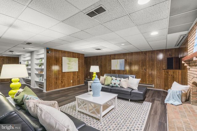 300 STONEHURST RD, Phoenix, MD 21131