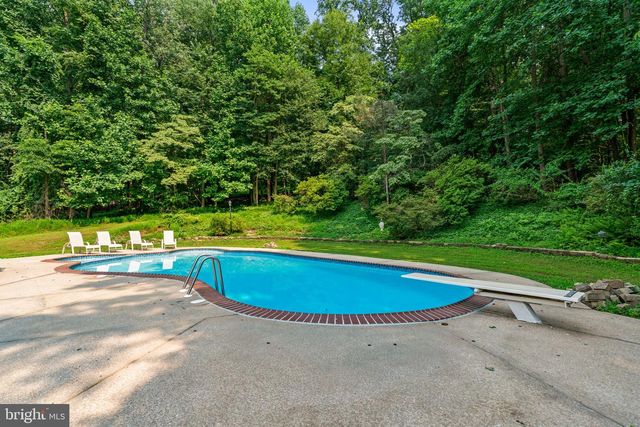 300 STONEHURST RD, Phoenix, MD 21131