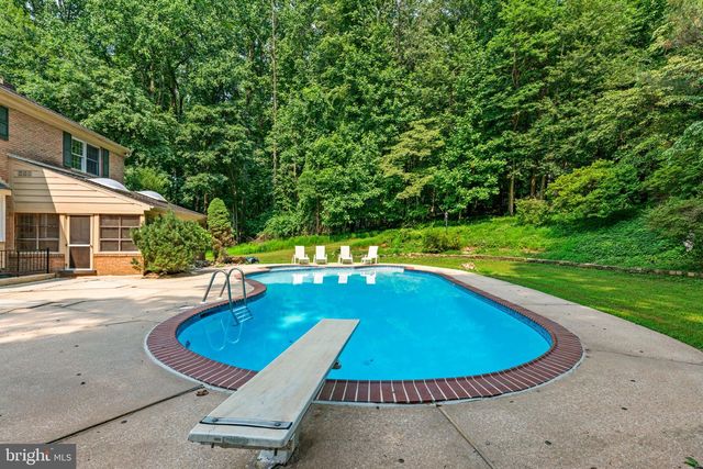 300 STONEHURST RD, Phoenix, MD 21131