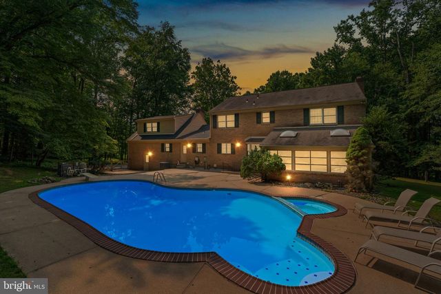300 STONEHURST RD, Phoenix, MD 21131