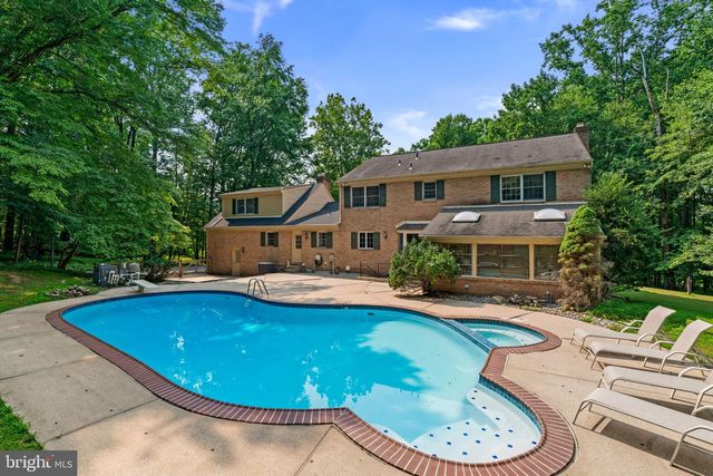 300 STONEHURST RD, Phoenix, MD 21131