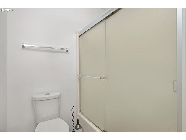 1546 Ne CLEVELAND Ave, Gresham, OR 97030