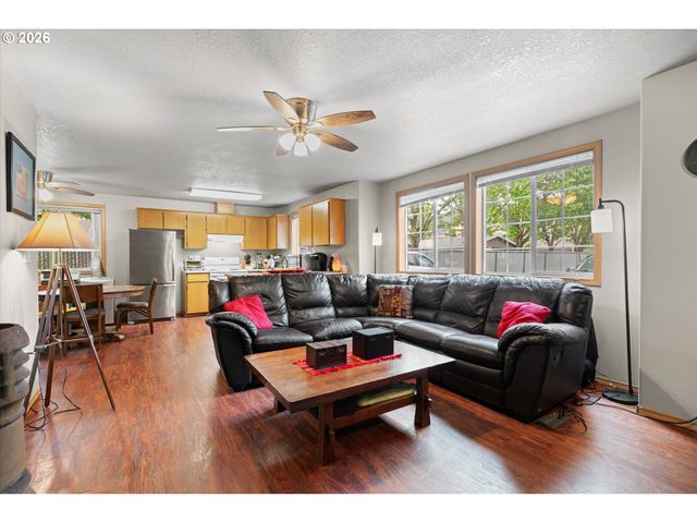 1546 Ne CLEVELAND Ave, Gresham, OR 97030