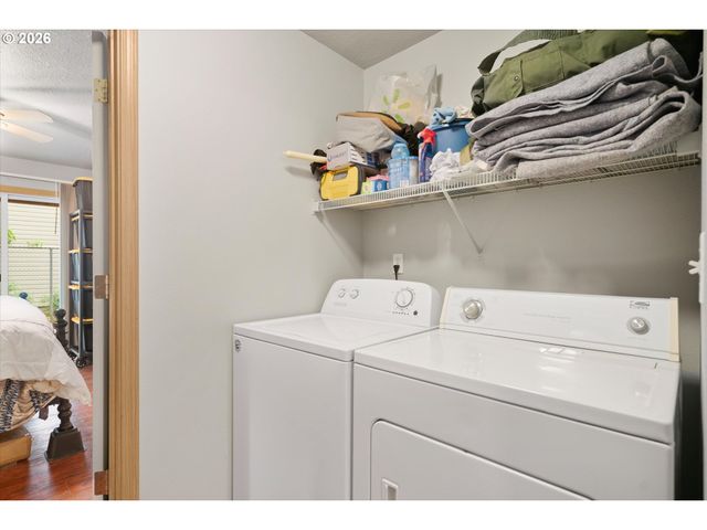 1546 Ne CLEVELAND Ave, Gresham, OR 97030