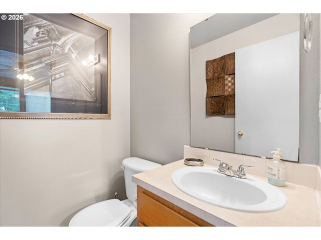 1546 Ne CLEVELAND Ave, Gresham, OR 97030
