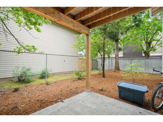 1546 Ne CLEVELAND Ave, Gresham, OR 97030