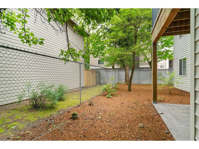 1546 Ne CLEVELAND Ave, Gresham, OR 97030