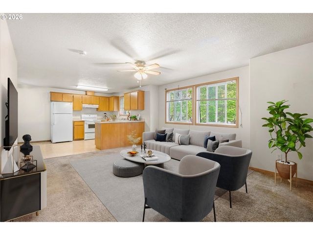 1546 Ne CLEVELAND Ave, Gresham, OR 97030