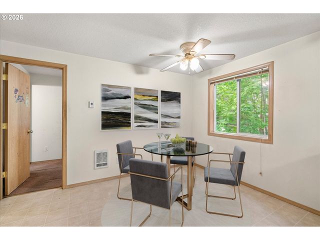 1546 Ne CLEVELAND Ave, Gresham, OR 97030