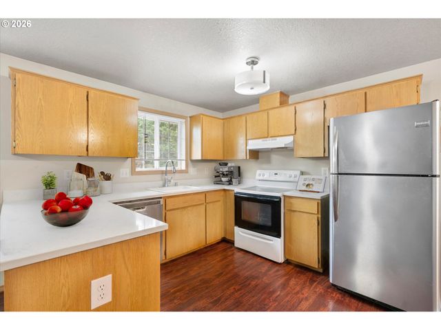 1546 Ne CLEVELAND Ave, Gresham, OR 97030
