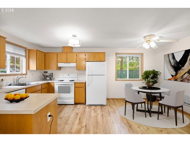 1546 Ne CLEVELAND Ave, Gresham, OR 97030